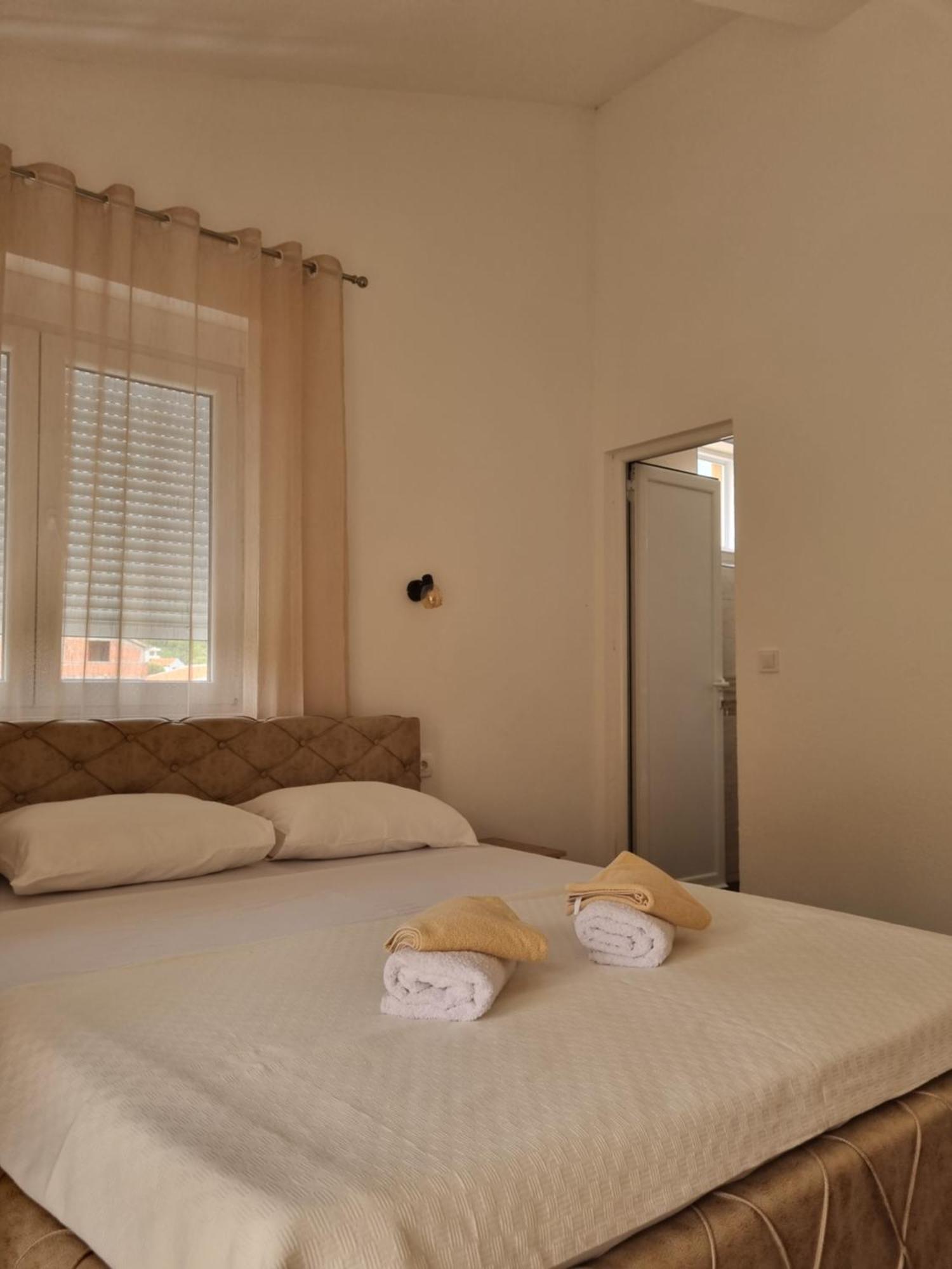 Apartmani Mihailovic Budva Exteriör bild