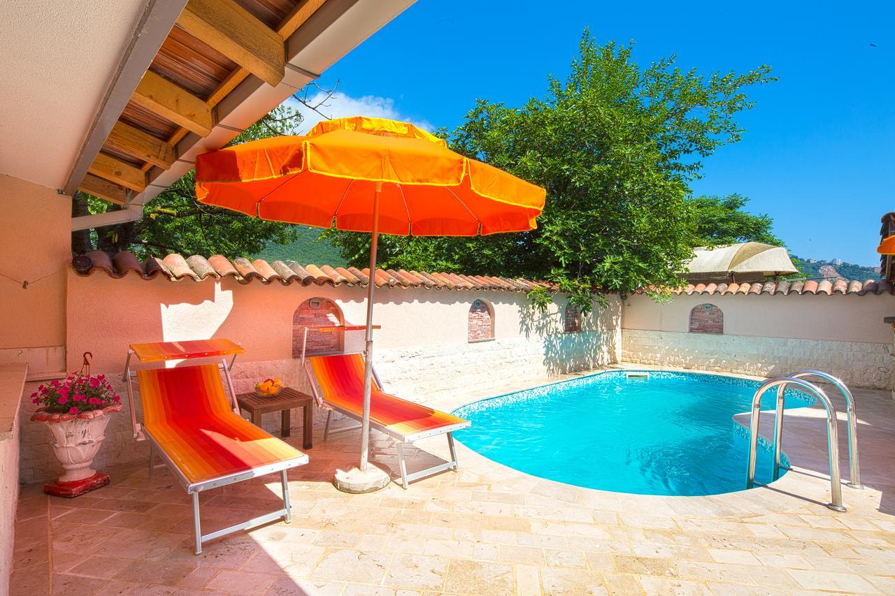 Apartmani Mihailovic Budva Exteriör bild