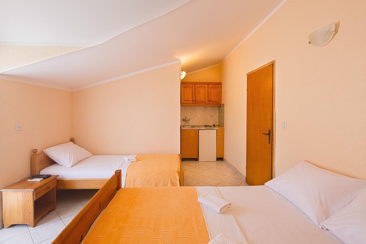 Apartmani Mihailovic Budva Exteriör bild